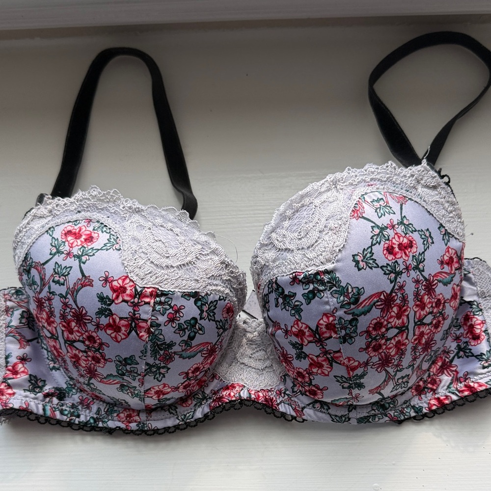 Victoria secret Dream Angels Floral Lace Trim Bra